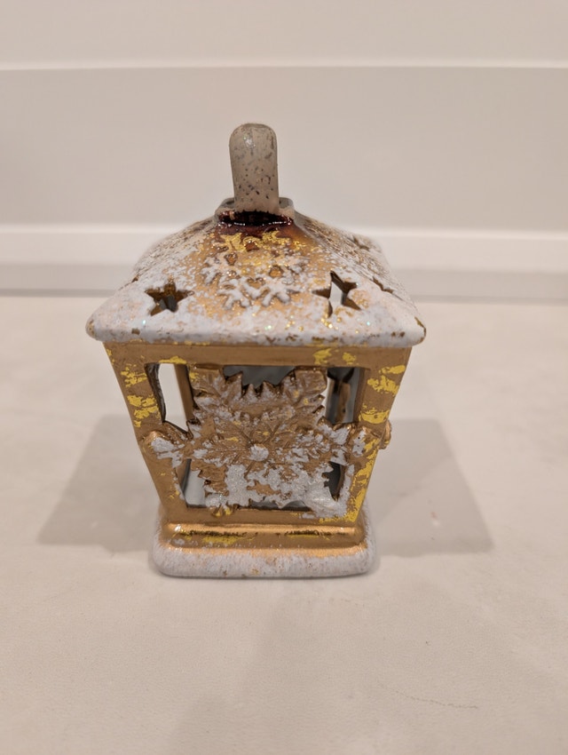 Gold & White Christmas Lantern With Snowflake Cutout Tea Light - photo 2