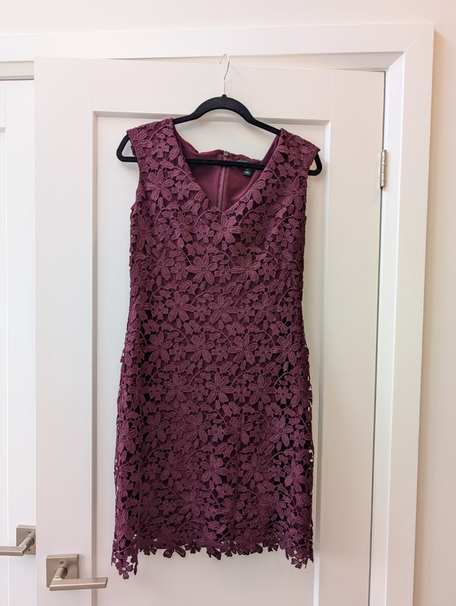 Lauren Ralph Lauren Floral Purple Dress with V-Neck Size 10