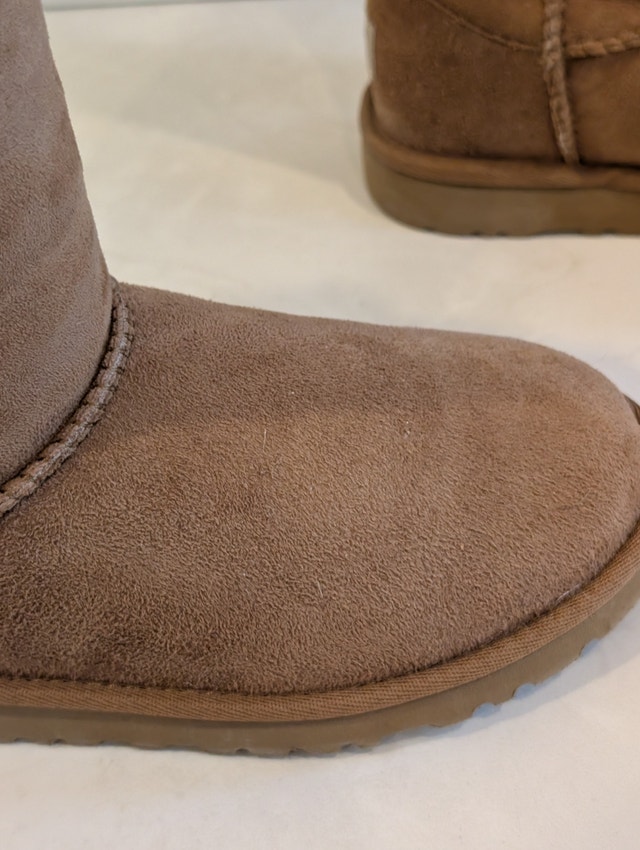 UGG Australia Bailey Button Triplet Boots Youth Size 4, Womens 6 - photo 4