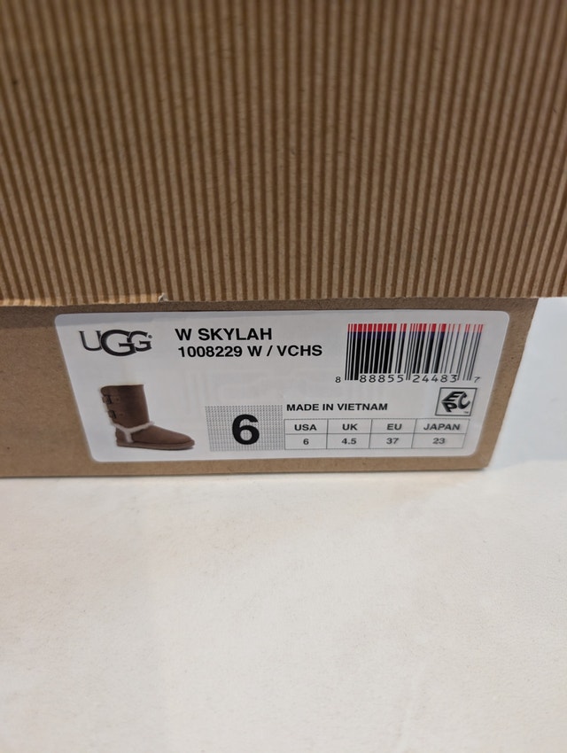 UGG Australia Skylah Sheepskin Boots Vintage Chestnut Size 6 - photo 2