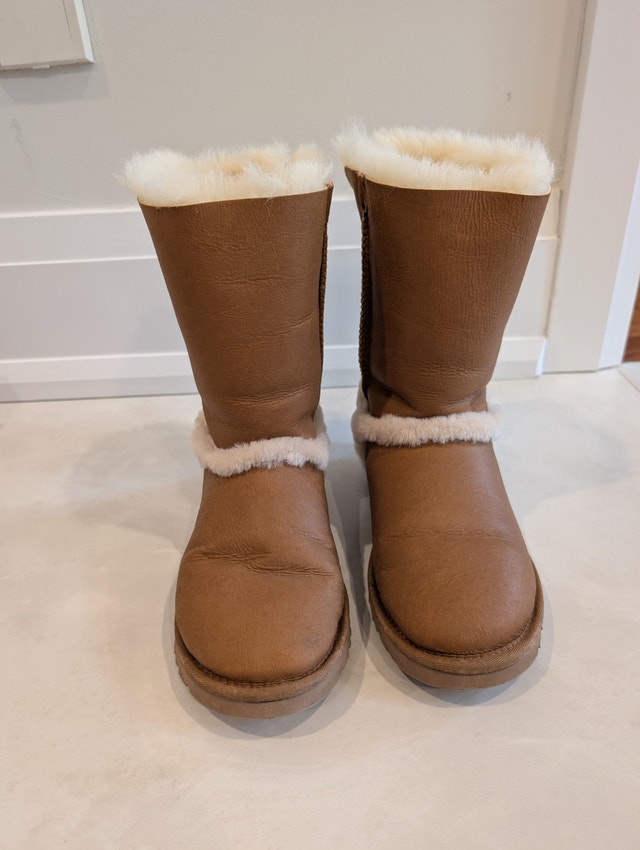 UGG Australia Skylah Sheepskin Boots Vintage Chestnut Size 6 - photo 3