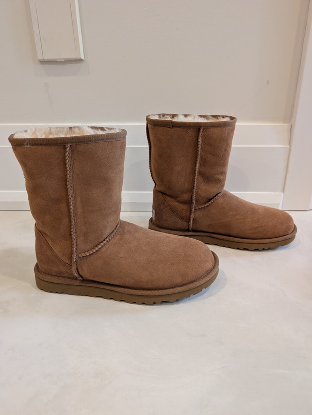 New UGG Australia Classic Short Boots - Chestnut - Size 6 - photo 3