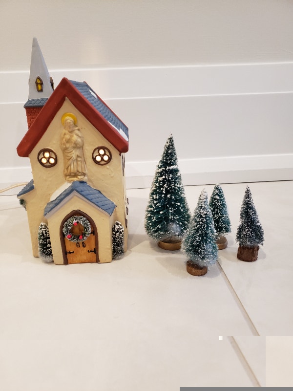 Noma Dickensville Collectables Christmas Church - photo 3