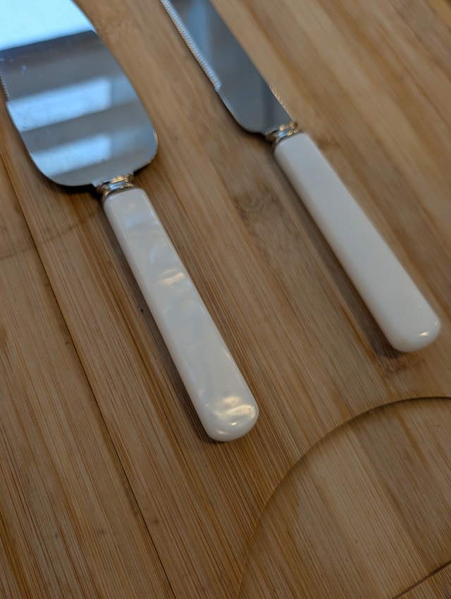 Elegant Pearl & Silver Wedding Cake Knife & Server Set - photo 2