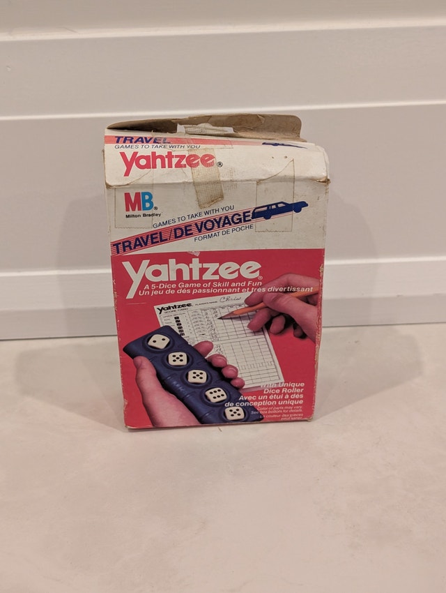 Vintage 1989 Milton Bradley Travel Yahtzee Game