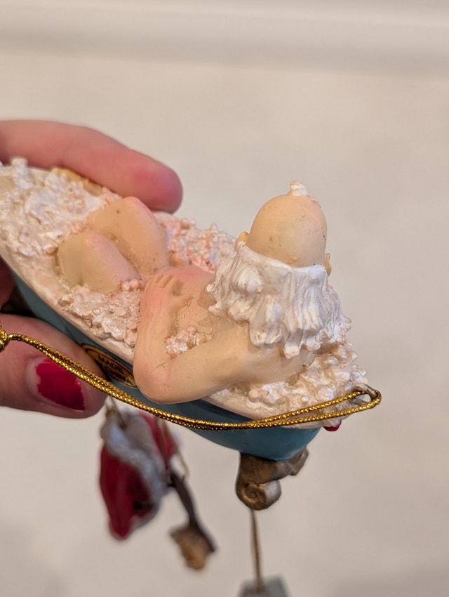Vintage Santa In Bathtub Christmas Ornament - photo 3