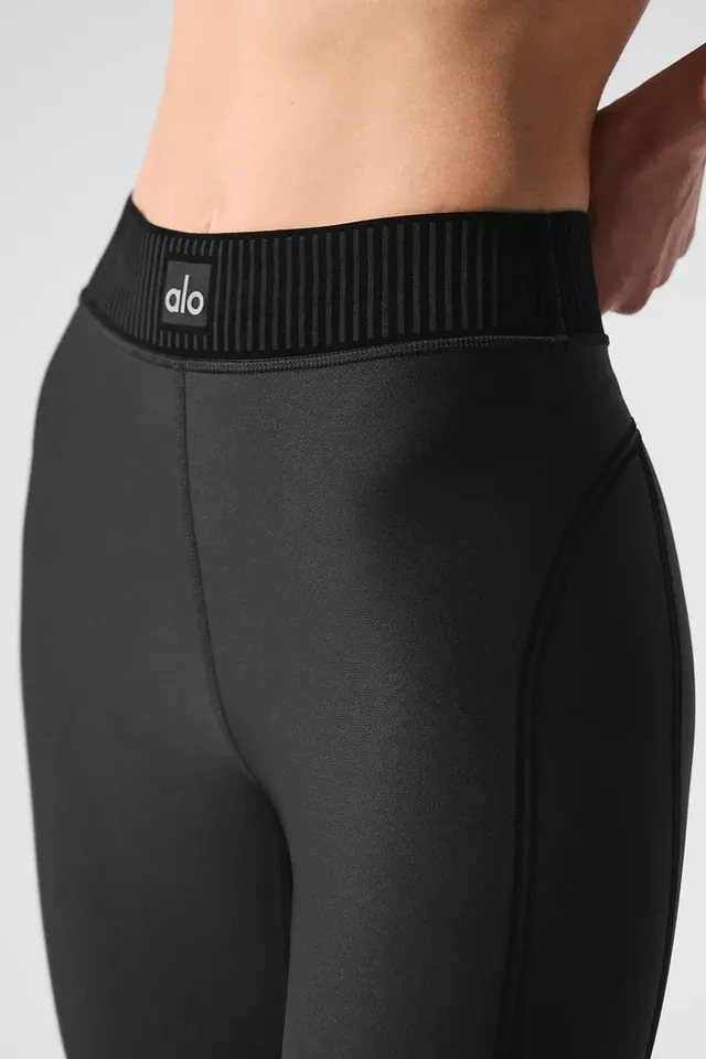Alo Yoga Airlift Line Up Set - Black - XS (Bra & 7/8 Legging) - photo 4