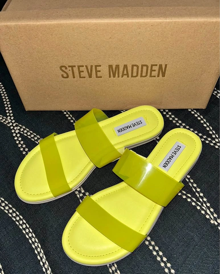 Steve Madden Greer Sandals With Neon Yellow Jelly Straps NEW