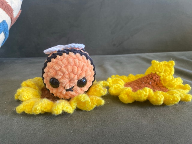Crochet Bumblebee and Sunflowers Set