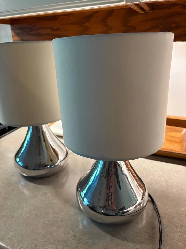 Pair of Contemporary Chrome Teardrop Table Lamps (14”) - photo 5