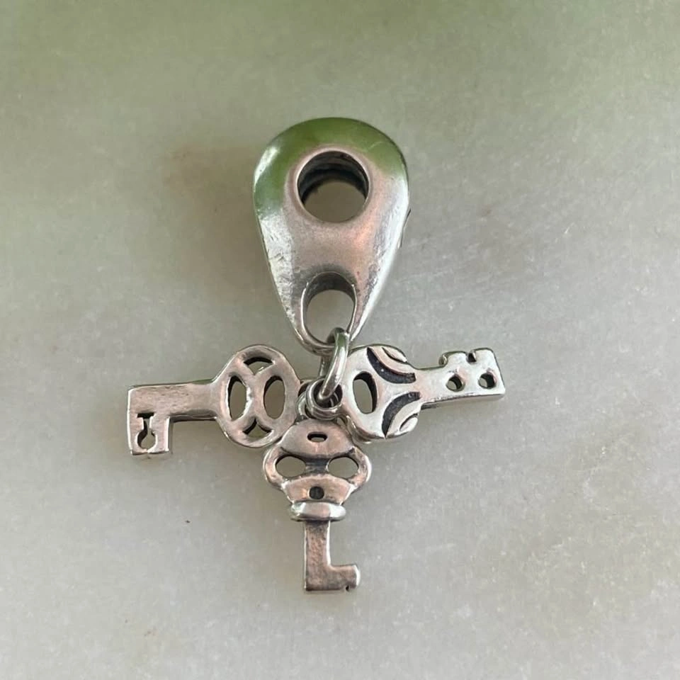 Chamilia Sterling Silver Triple Key Dangle Charm - photo 3