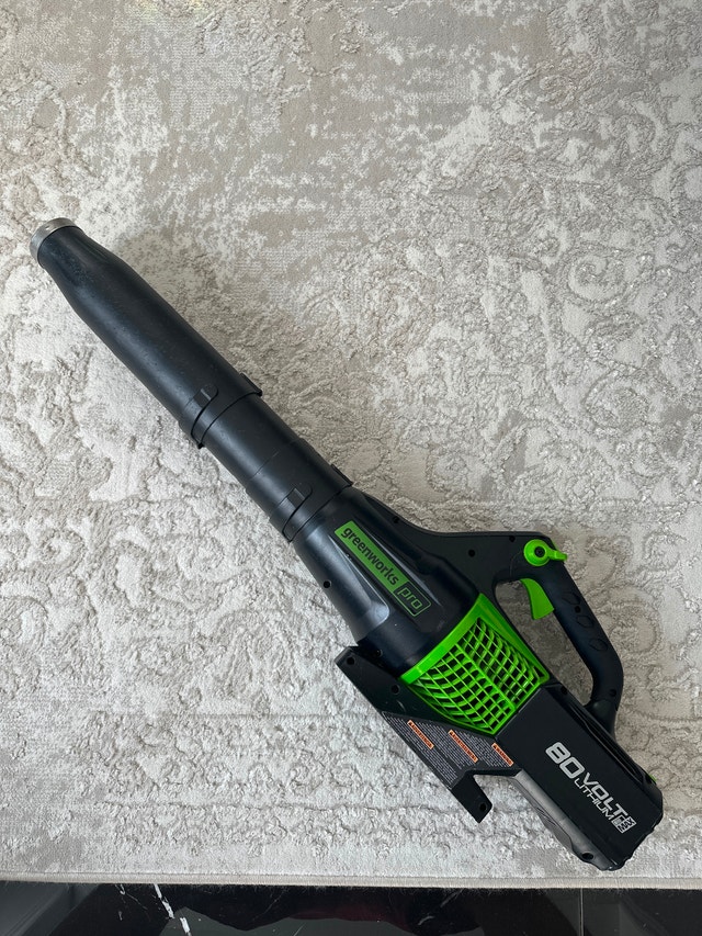 Greenworks Pro 80V cordless leaf blower 2.0 Ah battery + charger