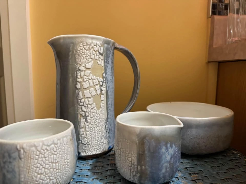 Pottery by local Hamilton artist - photo 2