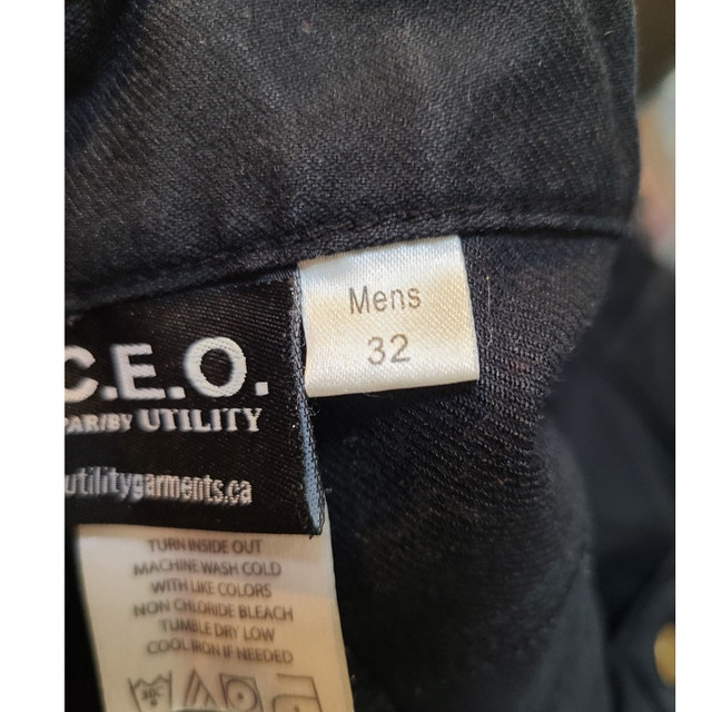 Tim Hortons Uniform Set - Shirt(M) + Pants (Mens 32) - photo 3