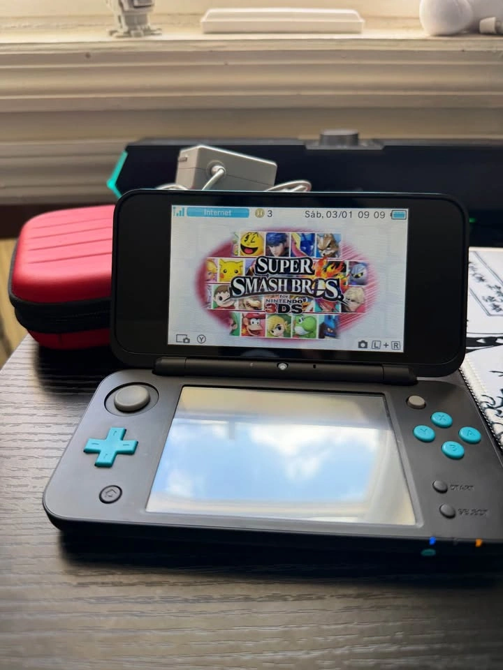 New Nintendo 2DS XL Bundle: Games, Case & Charger - photo 2