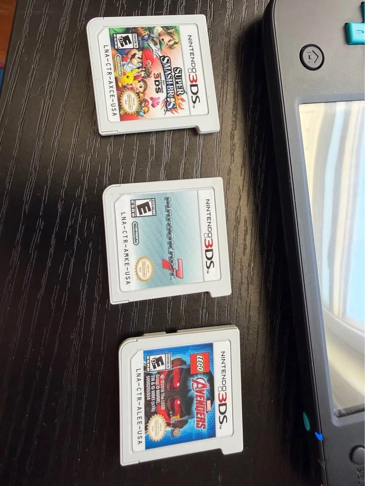 New Nintendo 2DS XL Bundle: Games, Case & Charger - photo 5