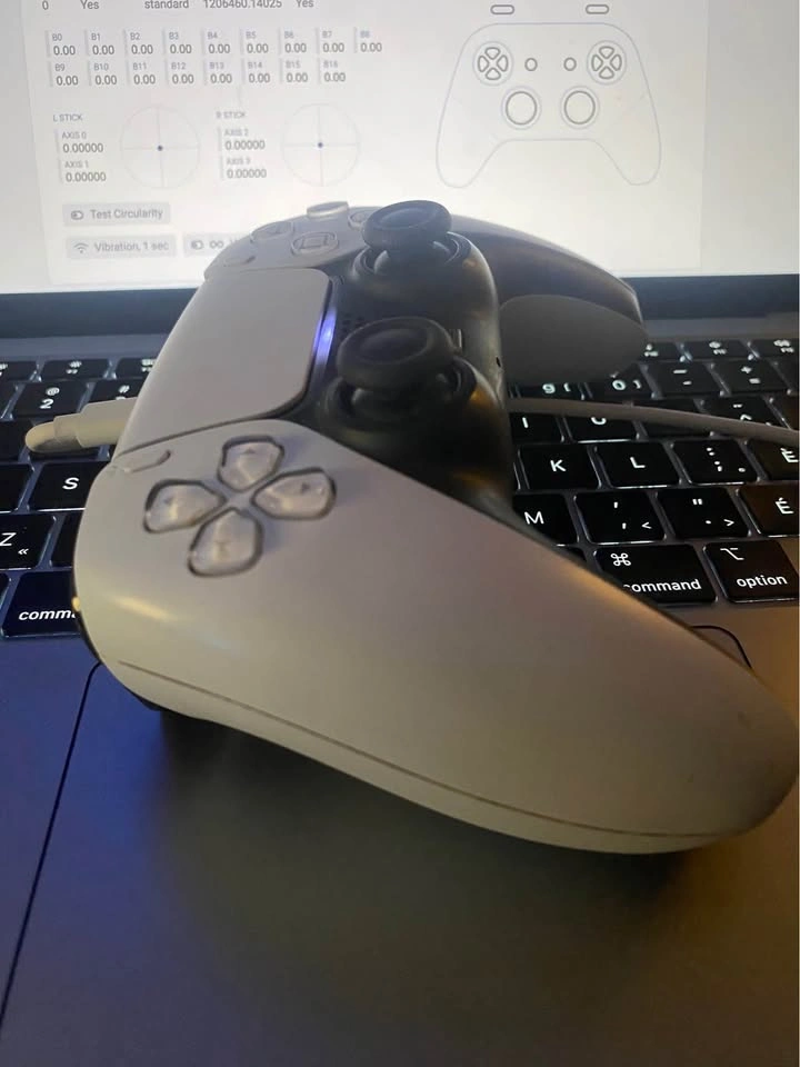 PS5 DualSense Controller White - Perfect Condition - photo 4
