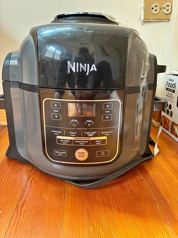 Ninja Foodi 10-in-1 6.5 qt. Pressure Cooker/Air Fryer thumbnail