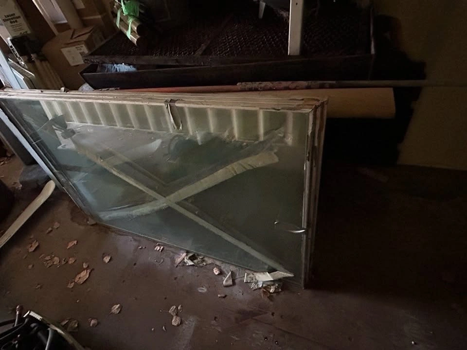 Double Pane Sealed Windows
