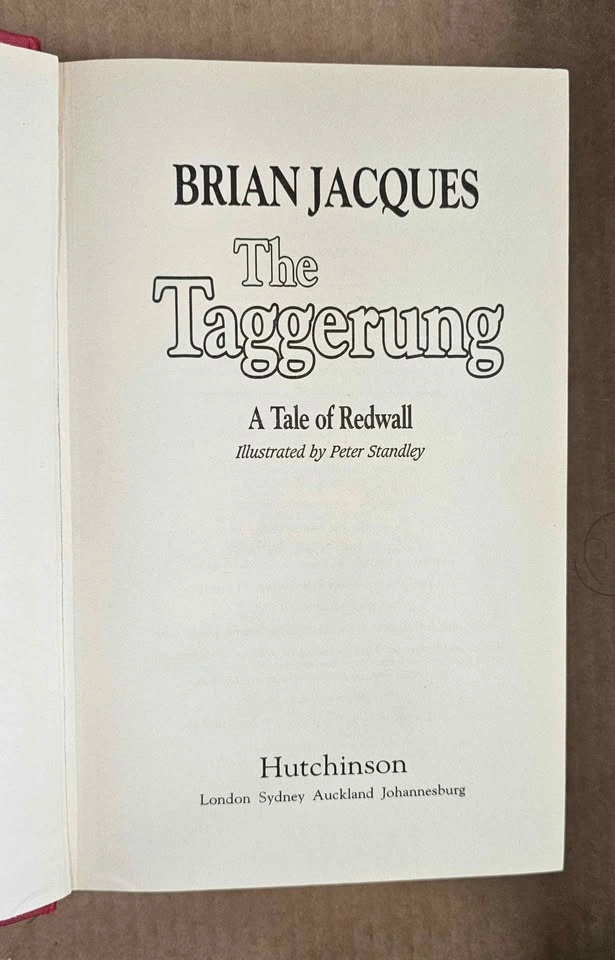Rare 2001 UK First Edition The Taggerung by Brian Jacques - photo 2