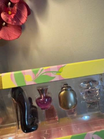 Fragrance Discovery Collection Perfume Set - minis - photo 3