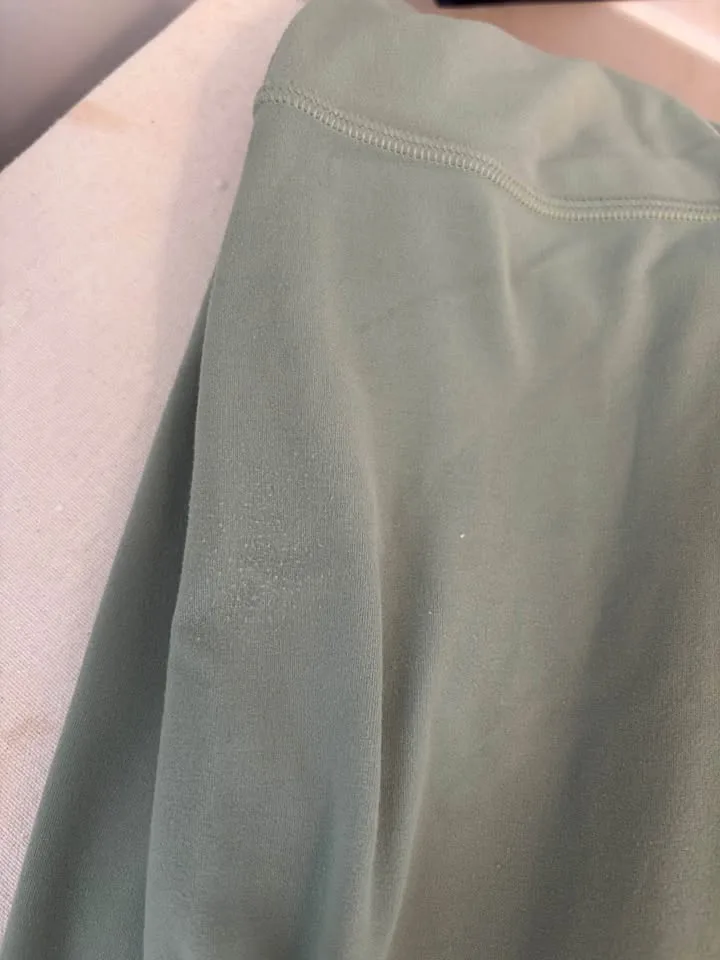 Lululemon align leggings size 8 image indicator(6)