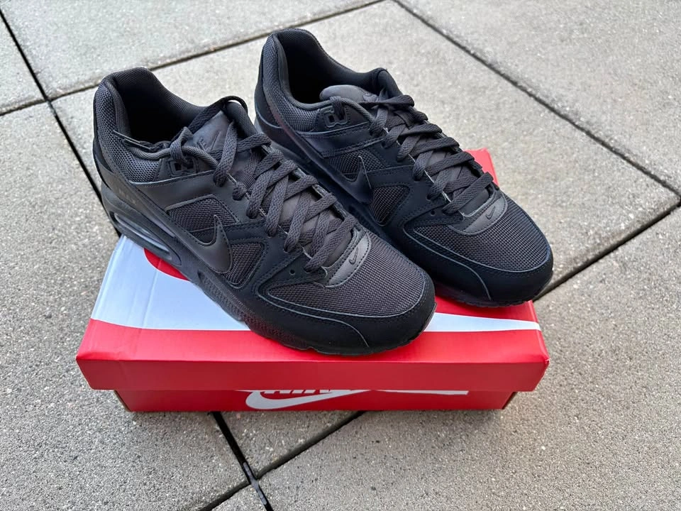 BNIB Nike Air Max Command Sneakers