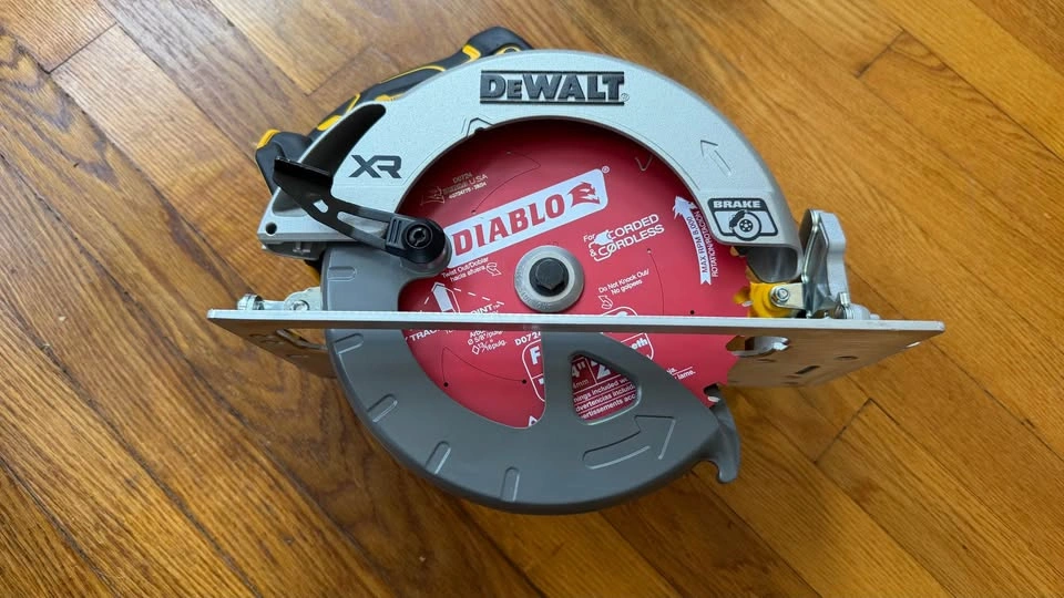 Dewalt XR Circular Saw - photo 3
