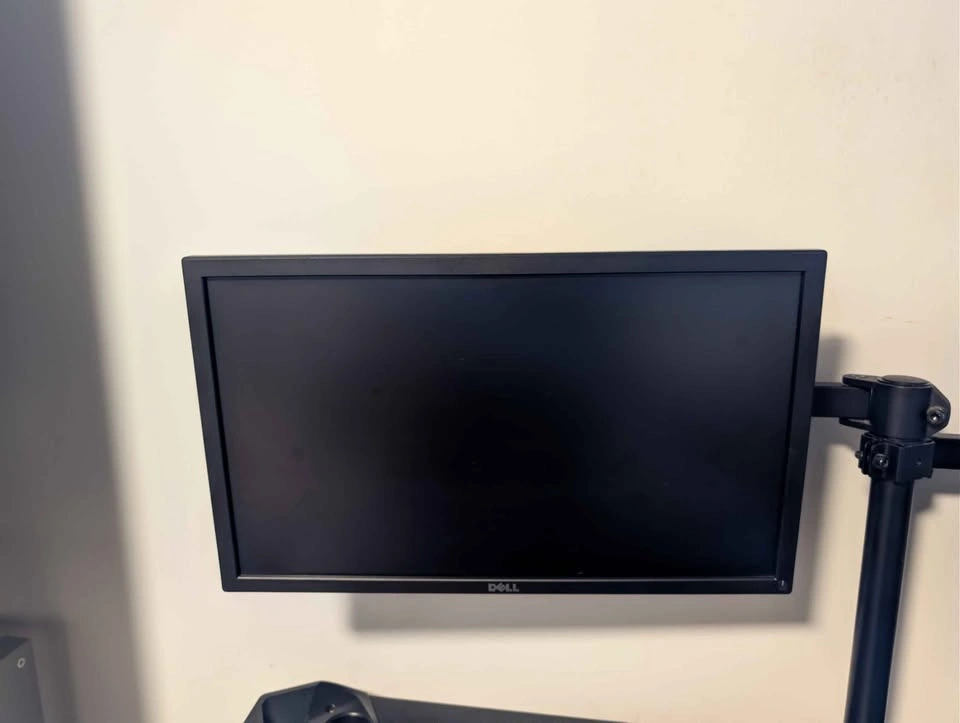 Dell i7 Desktop, Dual Monitors & Desk - Bundle or Separate - photo 2