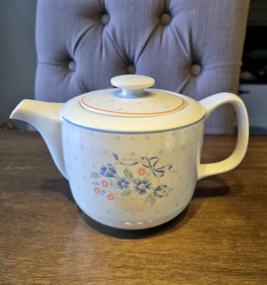 Country Corn Flower Vintage Teapot