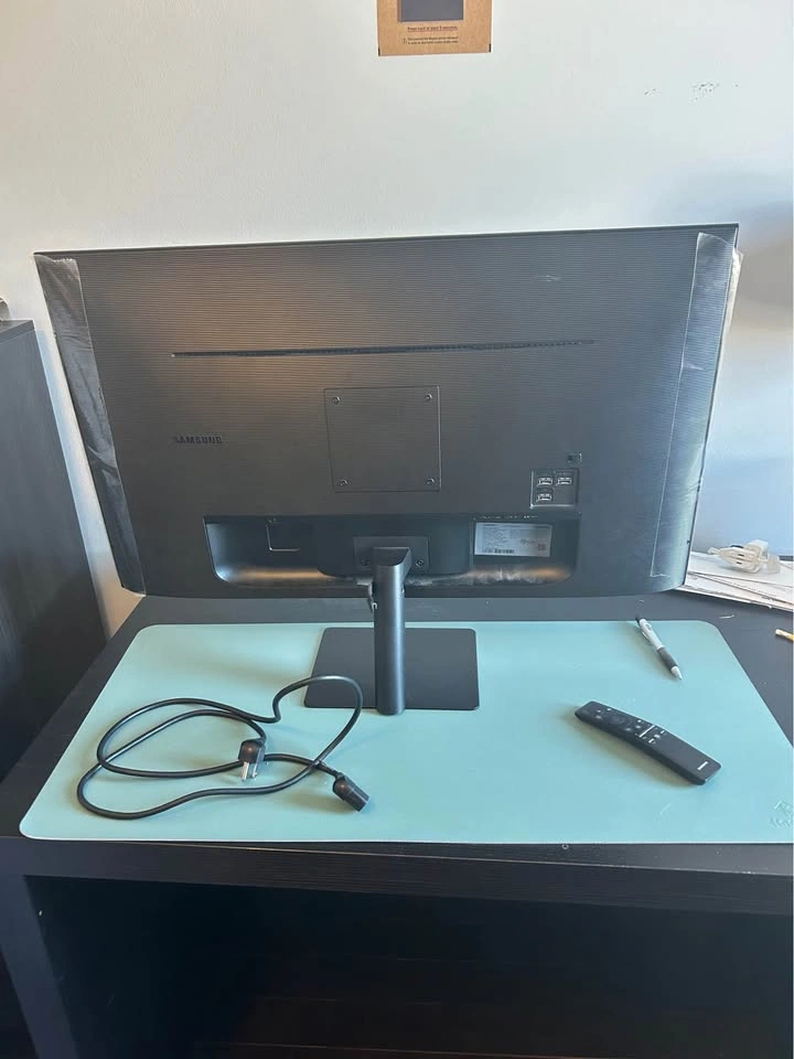 Samsung M7 Smart Monitor 32” TV - photo 2