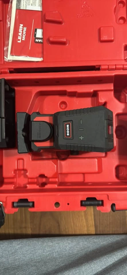 Milwaukee 100 ft. Green Cross Line & Plumb Points Laser Level - photo 3