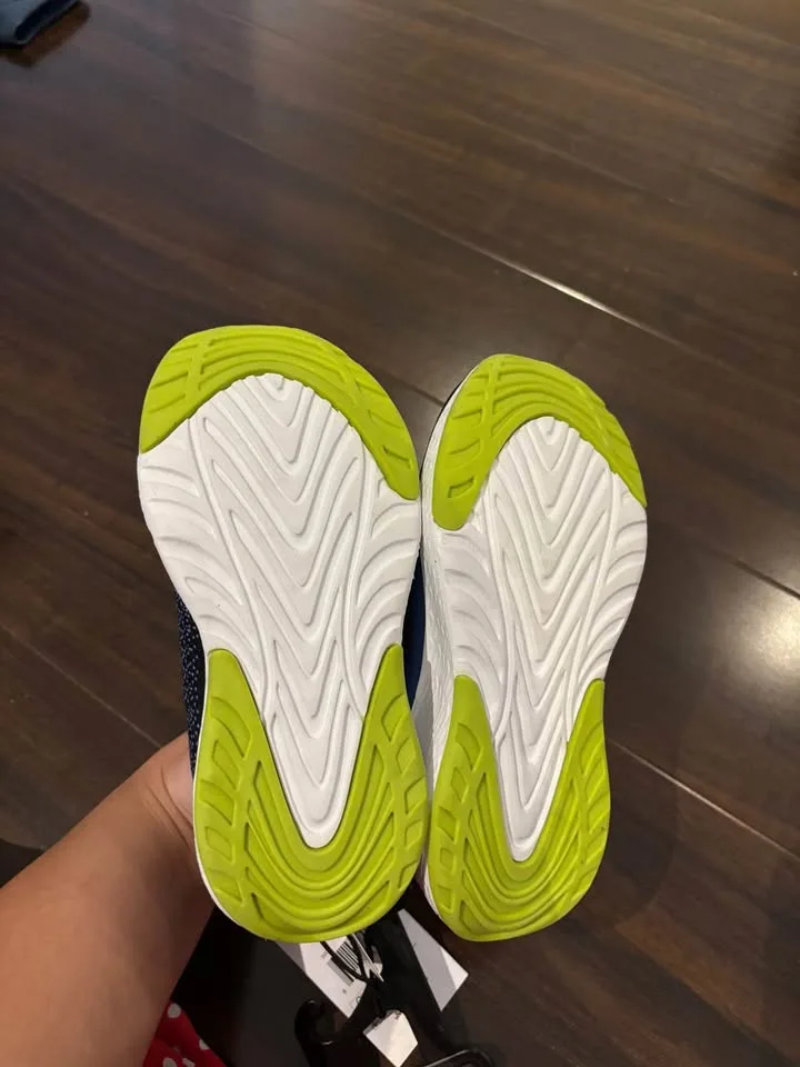 Girls memory foam shoes size 13 image indicator(2)