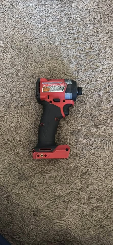 Milwaukee m18 fuel impact driver (tool only) - photo 2