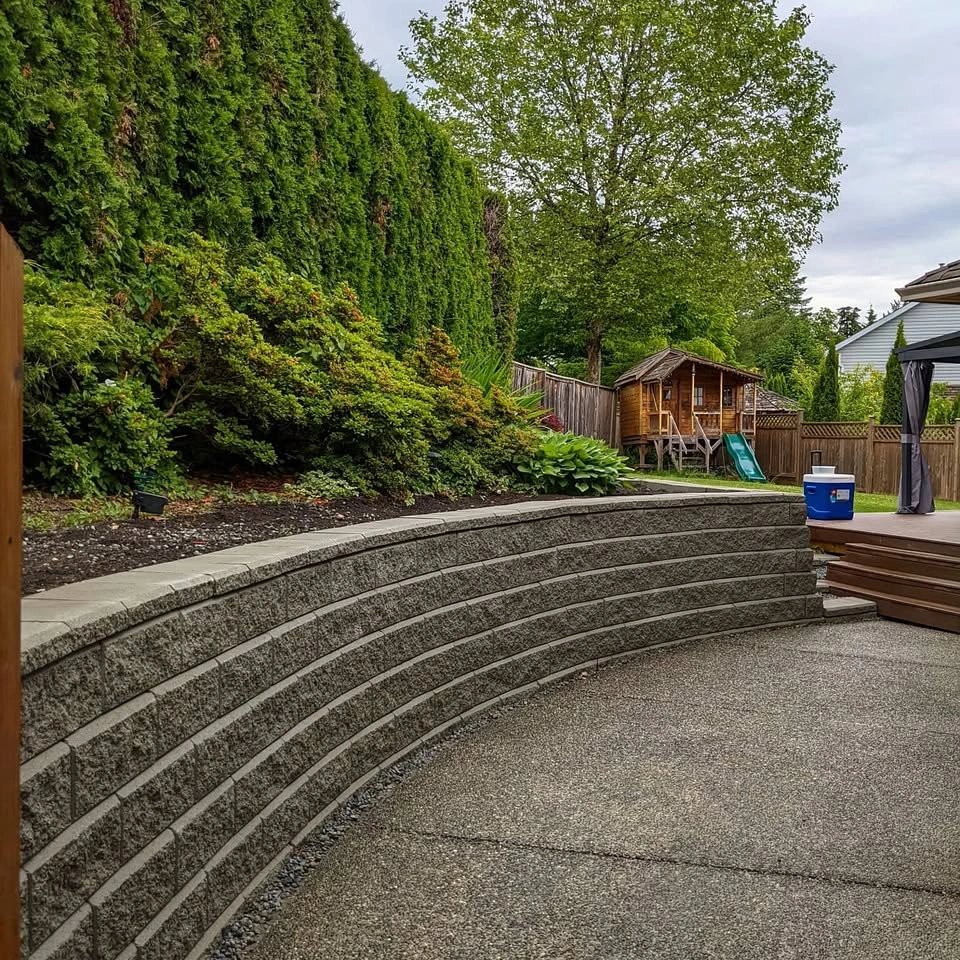 Retaining Walls, Stairs & Garden Borders - photo 2