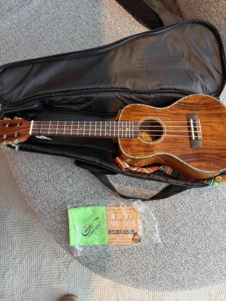 Hricane HSHX-UK-23 Concert Ukulele