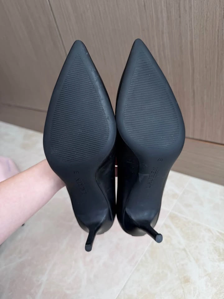 Ralph Lauren Lanette Leather Pumps - Size 7 - photo 5