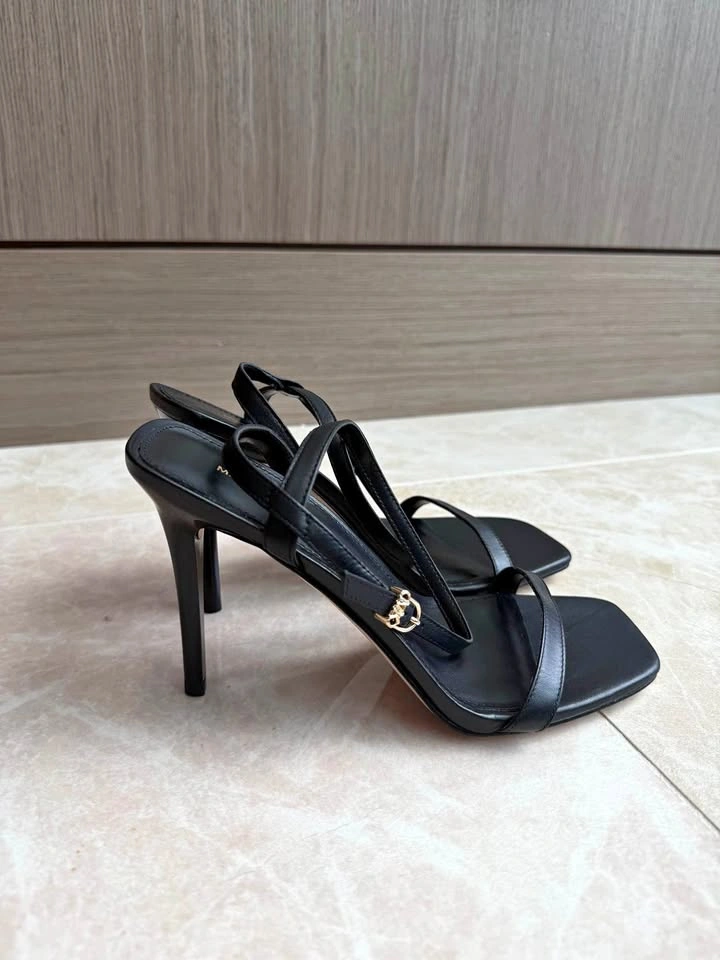NWOB Michael Kors Liana Ankle Strap Black Leather Sandals 6.5