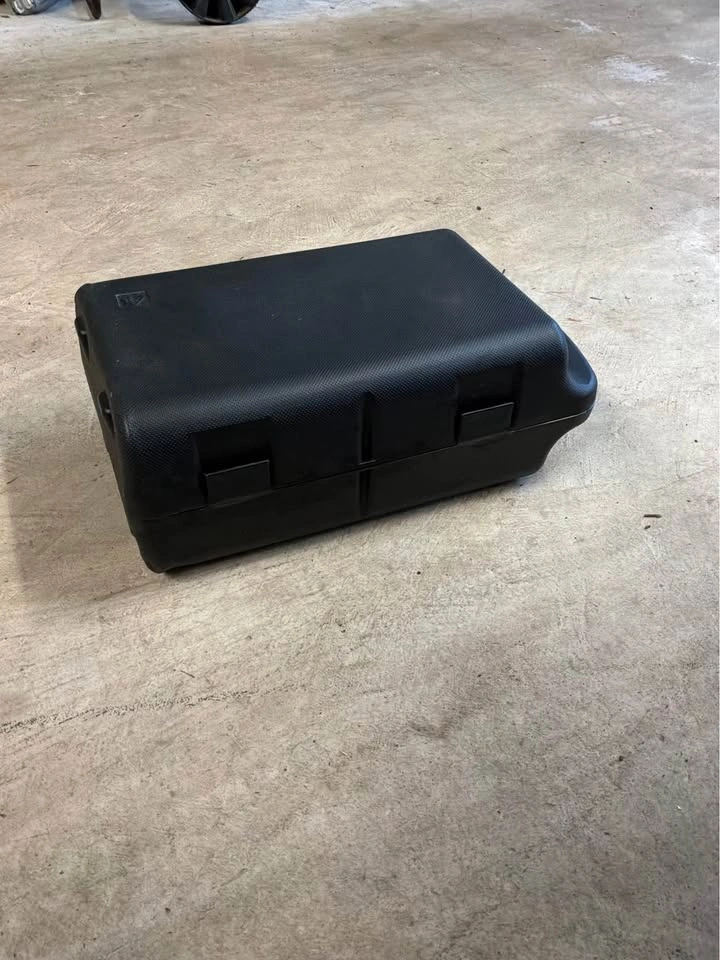 Amazon Basics Adjustable Cast Iron Dumbbell Set with Case - photo 5
