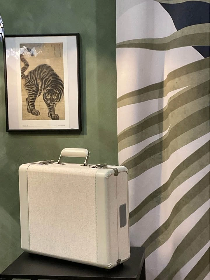 Crosley Suitcase Record Player - photo 2