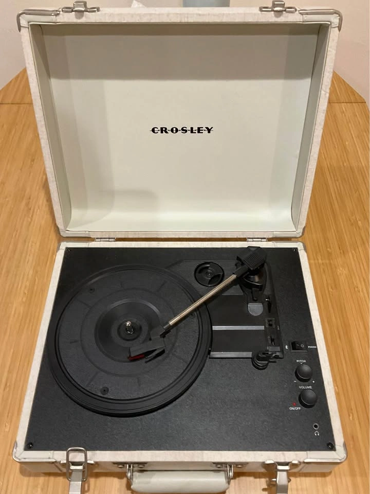 Crosley Suitcase Record Player - photo 5