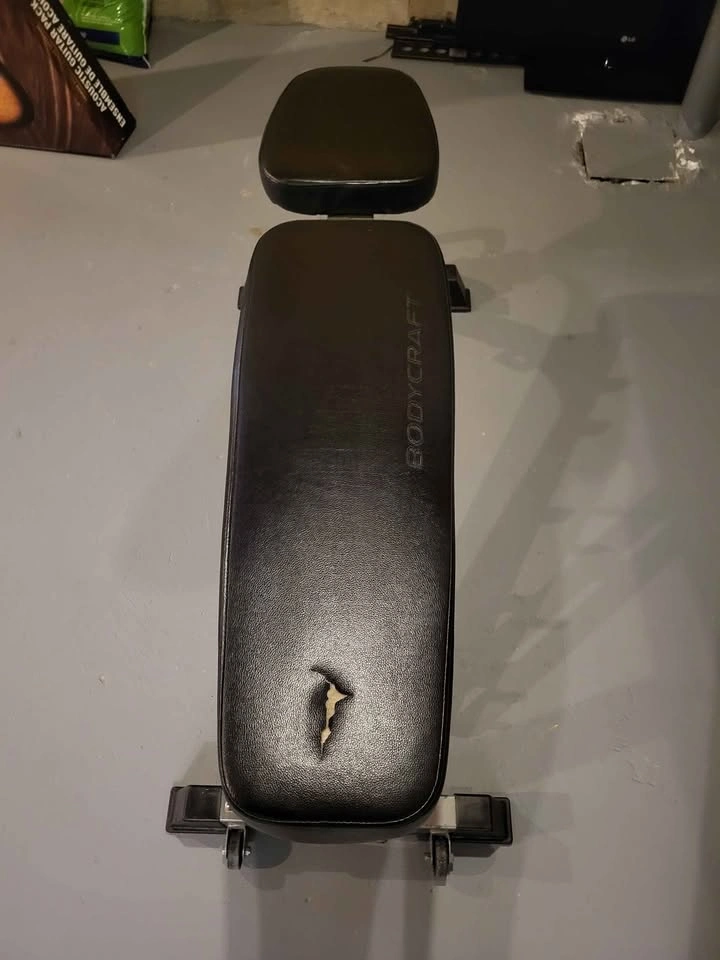 MOVING SALE: Heavy Duty BodyCraft Adjustable Weight Bench - photo 2