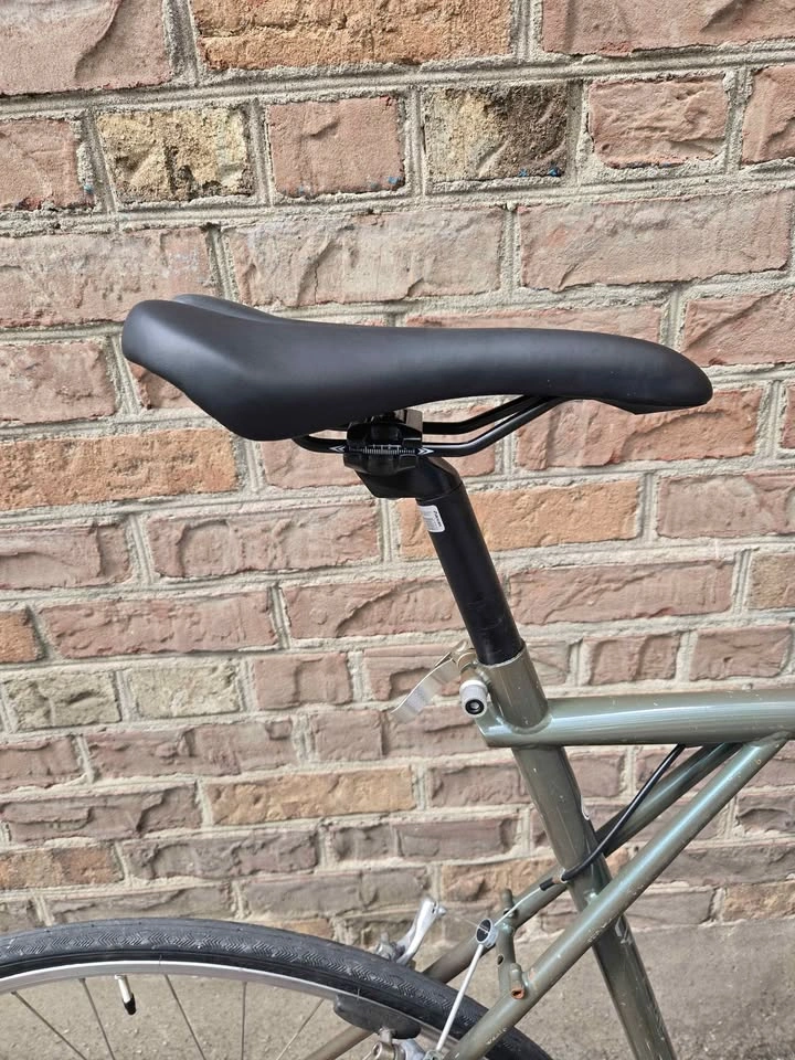 GT Vitesse Bicycle - photo 2