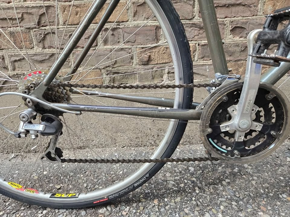 GT Vitesse Bicycle - photo 3