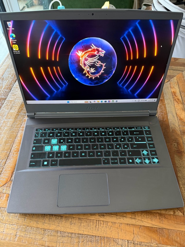 MSI Thin 15 Gaming Laptop i7 13th Gen RTX 2050 16GB RAM
