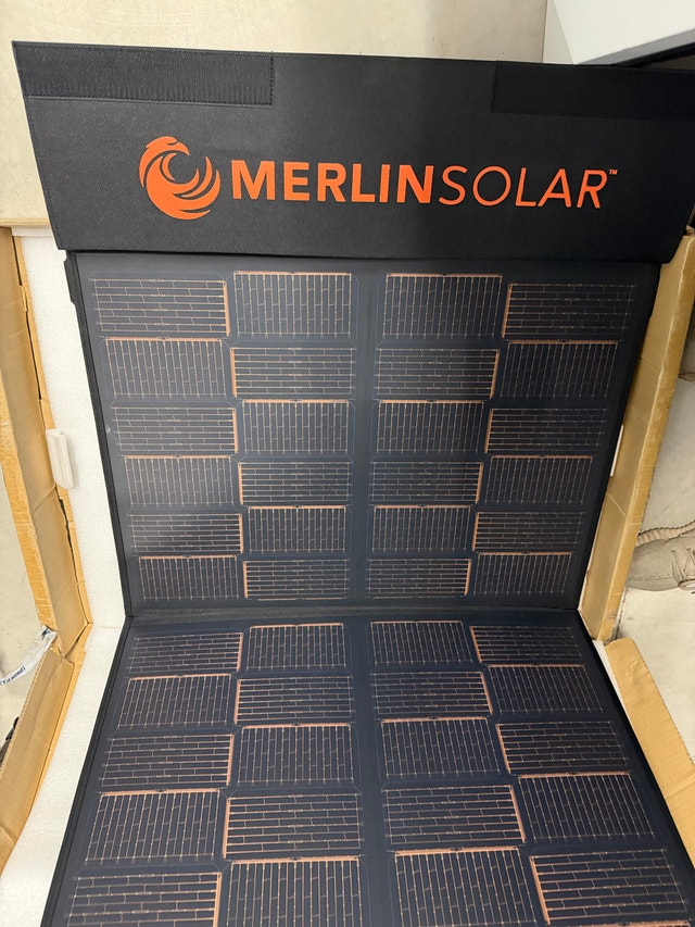 200W Solar Panels - Portable and Foldable - photo 2