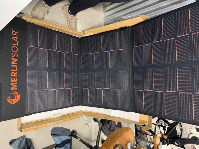 200W Solar Panels - Portable and Foldable - photo 3