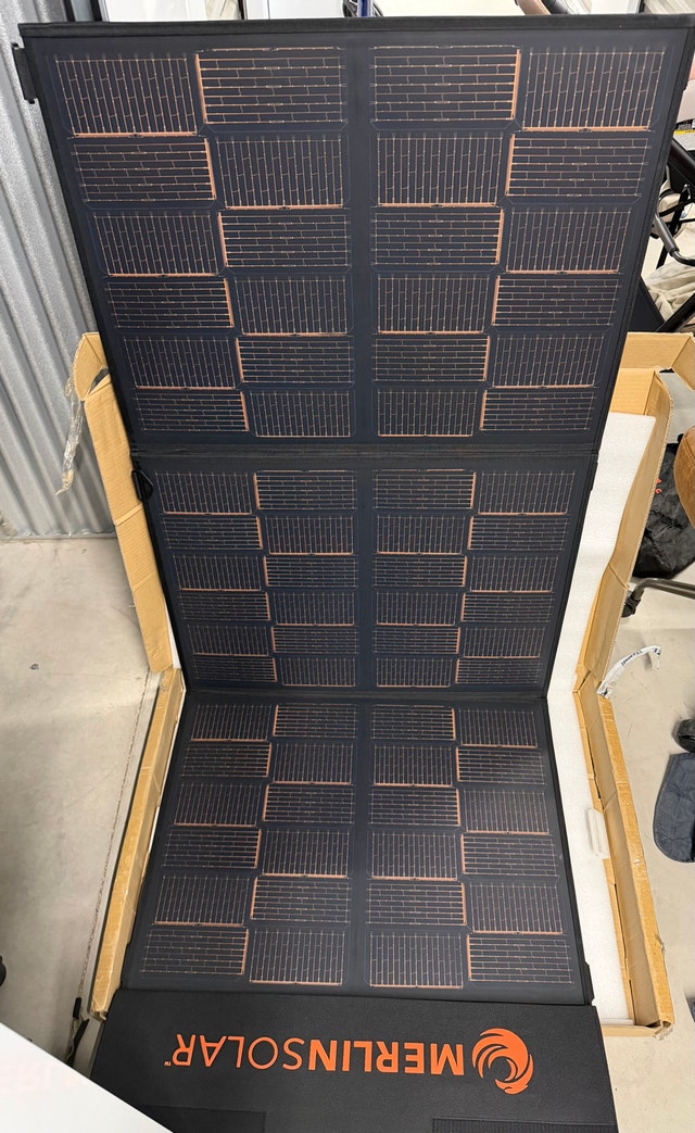 200W Solar Panels - Portable and Foldable - photo 4