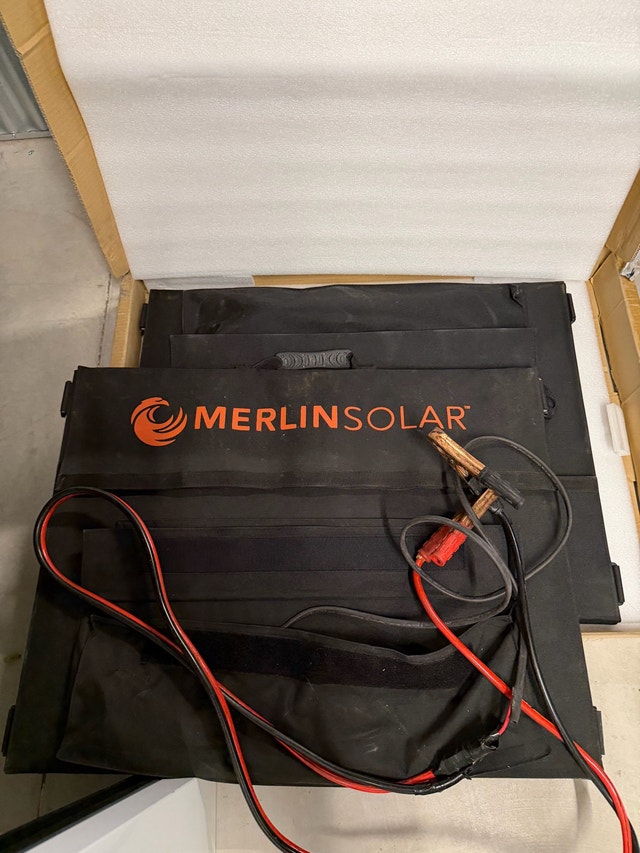200W Solar Panels - Portable and Foldable - photo 5