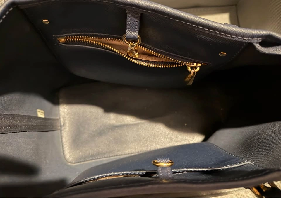 Michael Kors Admiral Navy Saffiano Leather Tote Bag - photo 2